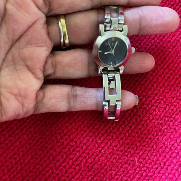 AUTHENTIC  RARE GUCCI changing face mood to green/blue, violet colors  watch🔥🔥 - Picture 10 of 10